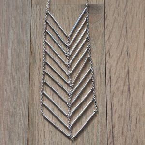 BARRED CHAIN ARROW NECKLACE IN SILVER ✨